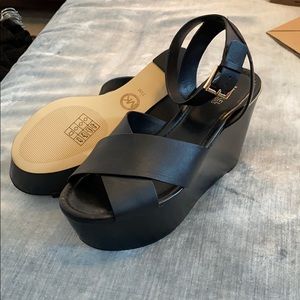 Michael Kors Black Platform Sandals 7.5 BRAND NEW